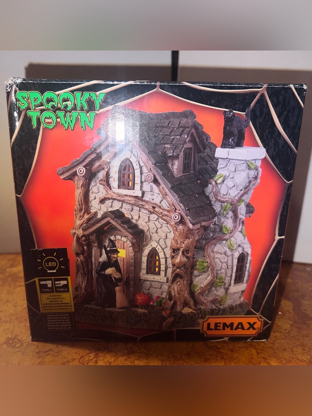 Lemax Spooky Town Wanda’s Wicked Cottage